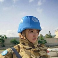 Tentara berhijab ini juga total mengabdi kepada negara. Namanya Nur Fitasari, juga pernah bertugas sebagai pasukan perdamaian PBB di Lebanon selama setahun sejak Desember 2017-Desember 2018. Ssst, Nur Fitasari ternyata dulunya atlet voli lho. (Foto: Instagram)