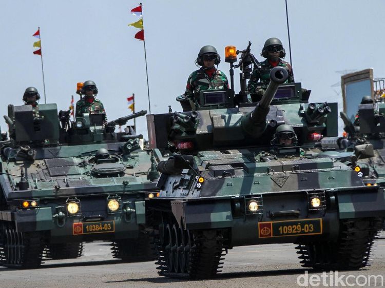 Melihat Parade Alutsista TNI