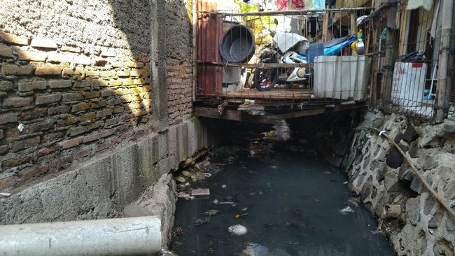 Alasan Minyak Curah Dilarang, Masih Ada Warga BAB Sembarangan
