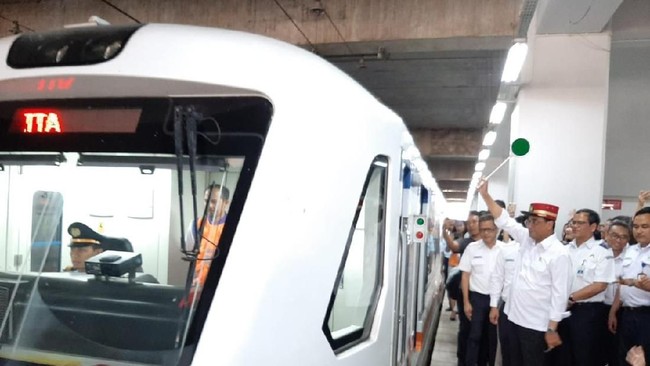Yuk Naik Kereta Bandara Manggarai-Soetta Tiketnya Rp 40.000