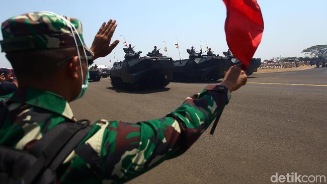 Kado Jokowi ke TNI: Cicilan Rumah Diperpanjang dan Tukin Naik