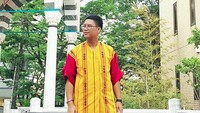 Ricky Cuaca bukan lagi buat pangling dengan penampilannya saat ini. Foto: (IG/Ricky Cuaca)