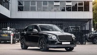 Modifikasi yang berani dari Kahn ini tampak dari peningkatan eksterior yang gagah hingga interior yang mewah. Edisi Centenary ditawarkan dengan tema Black Pack garang yang melengkapi gaya barunya ini. Foto: Pool (Khanautomobiles)