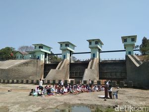 Tata Cara Sholat Istisqa Lengkap dengan Niatnya untuk Memohon Hujan