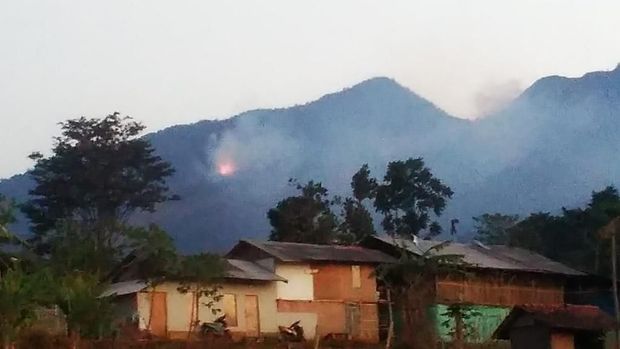 Pemadaman Kebakaran di Gunung Malabar Terkendala Medan dan Air
