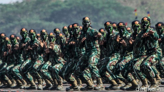 Kado Jokowi ke TNI: Cicilan Rumah Diperpanjang dan Tukin Naik