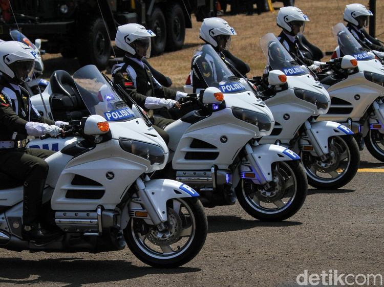 Kawasaki KLX hingga Honda Gold Wing Ikut Ramaikan HUT TNI