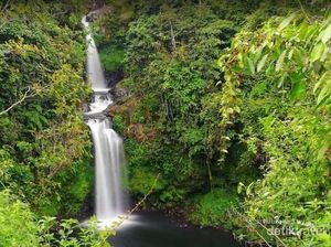 Tansi Ampek, Air Terjun Perawan dari Sumbar