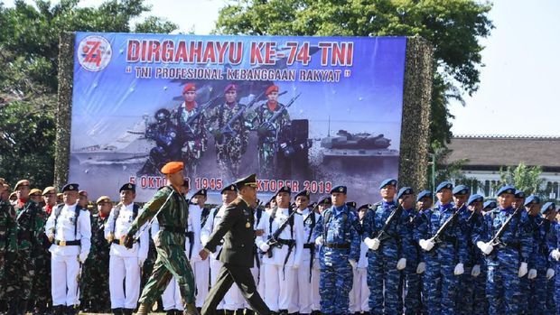 Hut ke-74 TNI, Ridwan Kamil Ajak Perangi Hoaks