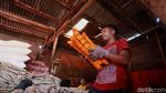Melihat Produksi Kerupuk Bawang Putih di Rancasari