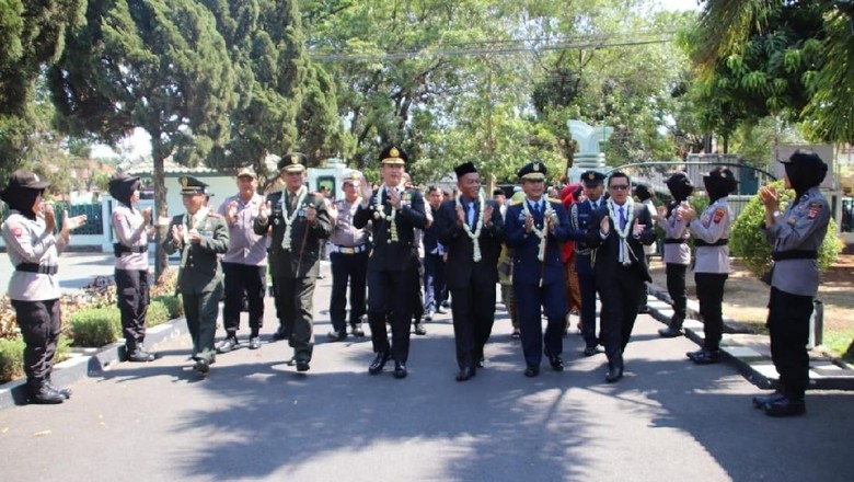 HUT ke-74 TNI, Personel Polres Duduki Kodim 0605/Subang HUT ke-74 TNI, Personel Polres Duduki Kodim 0605/Subang