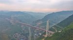 Jembatan Gantung di China Ini Bikin Mata Nggak Kedip