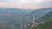 Jembatan ini baru saja dibuka pada awal pekan lalu. Foto: Dok. Xinhua/Liu Kun