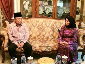 JK Takziah ke Kediaman Almarhum Mantan Gubernur Sulsel ZB Palaguna