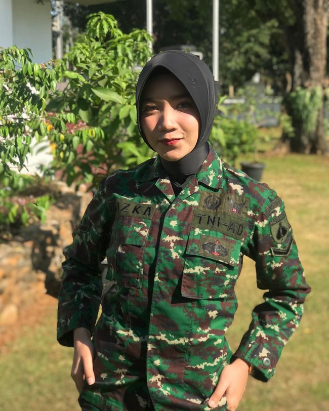 Berasal dari Semarang, Jawa Tengah, Riska ternyata juga cukup terkenal di ranah Instagram. Pengikutnya di @riskafitrioktv sudah mencapai 31 ribuan. (Foto: Instagram)