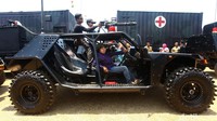 Mobil ini yang jadi rebutan anak-anak untuk berfoto.