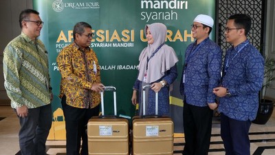 600 Pegawai Mandiri Syariah Berangkat Umroh