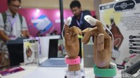Temuan lampu LED di telunjuk tangan untuk digunakan pada bidang medis kedokteran gigi.