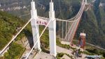 Jembatan Gantung di China Ini Bikin Mata Nggak Kedip