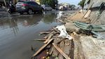 Potret Kumuhnya Jalan Raya Pondok Gede Kota Bekasi