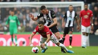 Newcastle United mengalahkan Manchester United 1-0 pada Minggu (6/10) malam di Stadion St James Park. Kekalahan MU ditentukan oleh gol semata wayang Matthew Longstaff di menit ke-72 (Scott Heppell / Reuters)