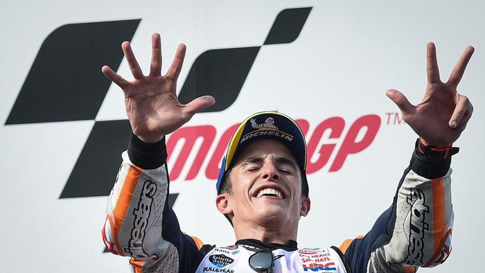 Marc Marquez terlalu tangguh untuk dijegal siapapun di MotoGP 2019. (Foto: Lillian Suwanrumpha/AFP) Marc Marquez terlalu tangguh untuk dijegal siapapun di MotoGP 2019. (Foto: Lillian Suwanrumpha/AFP)
