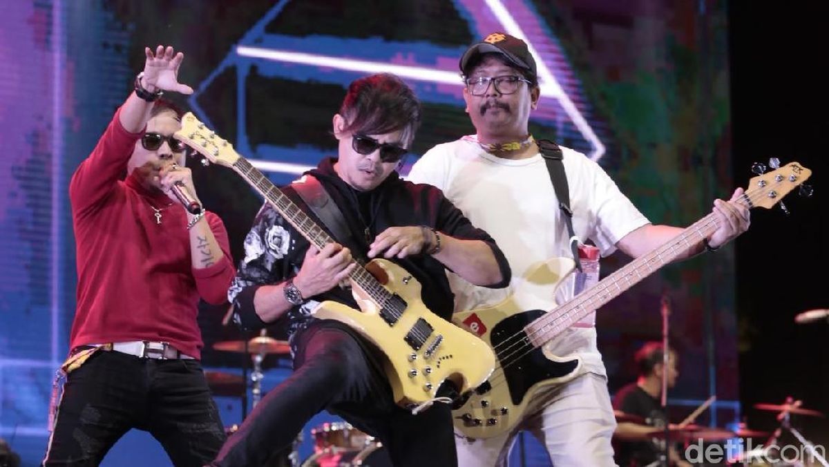 Lirik Lagu Jujur Dari Band Radja Hingga Sebabkan Ian Kasela Disangka Bernama Pak Dadang Halaman All Tribun Timur Com