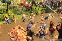 Jaga Sumber Air, Warga Bandung Barat Gelar Ritual