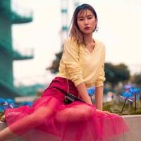 Wanita berusia 21 tahun ini tengah disibukkan dengan praktik catwalk, pelatihan pidato dan perlengkapan kostum untuk siap membawa kehormatan Singapura di ajang Miss International 2019 nanti. Foto: Instagram