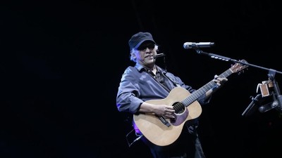 Iwan Fals Bakar Panggung untuk Angkat Isu Karhutla