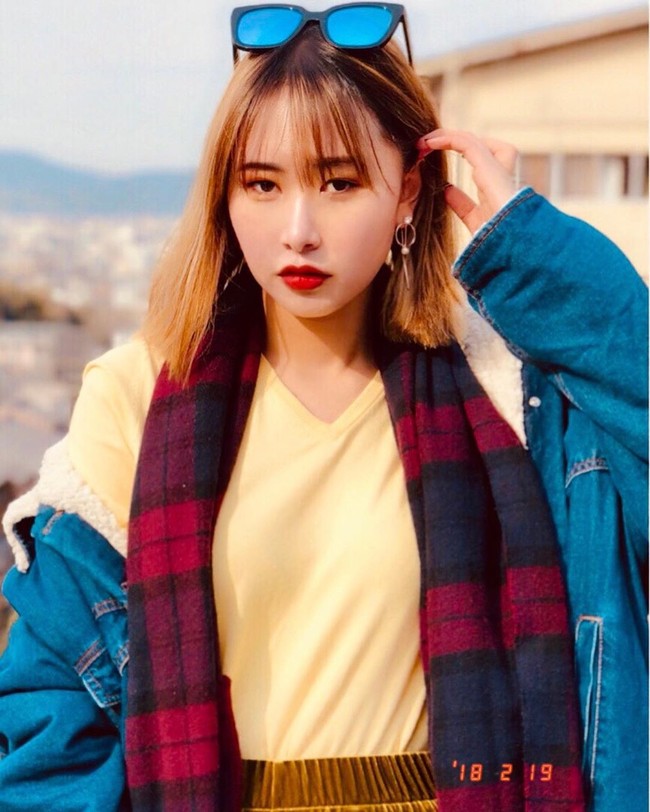 Perbedaan pendapat online dimulai ketika seorang netizen memposting kolase gambar ratu kecantikan dari Asia Tenggara yang akan berkompetisi di ajang Miss International 2019. Meskipun penampilan Chia dikritik, lulusan University of Sydney ini dengan bijak bersikap tenang. Foto: Instagram