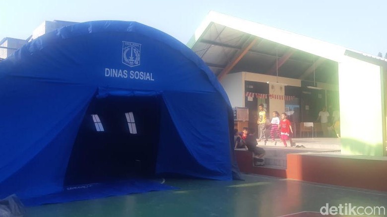 Dinsos Siapkan Tenda Makanan Untuk Pengungsi Kebakaran Di