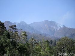 Pendakian Mistis Paling Mendebarkan di Gunung Malabar