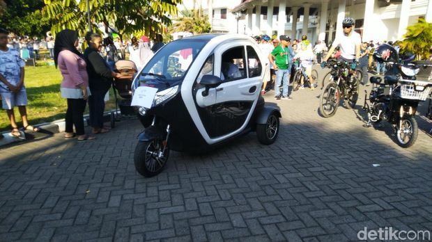 Kampanye Udara Bersih, Motor Listrik Konvoi di Semarang