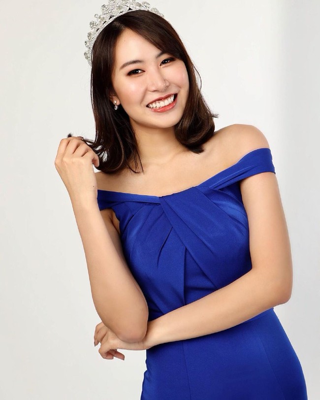 Chia yang akan mewakili Singapura dalam kontes kecantikan Miss International di Tokyo pada November nanti telah dibandingkan dengan Charmaine Che, kontestan dari Malaysia. Netizen Malaysia menyebut Chia tidak berada di kelas yang sama dengan Chew dan finalis lainnya karena penampilannya dinilai buruk Foto: Instagram
