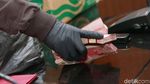 KPK Tunjukkan Uang Hasil OTT Bupati Lampung Utara