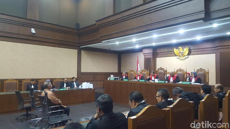 Kasus PLTU Riau-1, Sofyan Basir Dituntut 5 Tahun Penjara Kasus PLTU Riau-1, Sofyan Basir Dituntut 5 Tahun Penjara