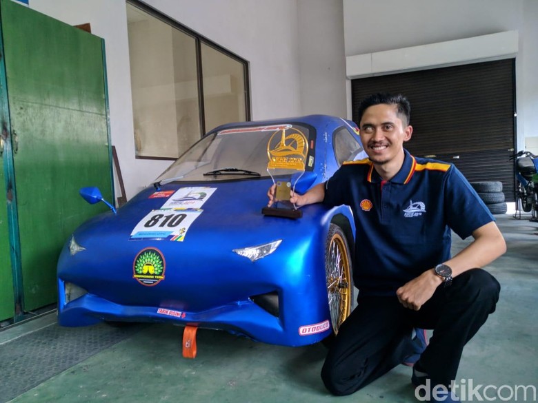 Ketua Tim Mobil Listrik Krisna Slamet Rasyid. Foto: Charolin Pebrianti Ketua Tim Mobil Listrik Krisna Slamet Rasyid. Foto: Charolin Pebrianti