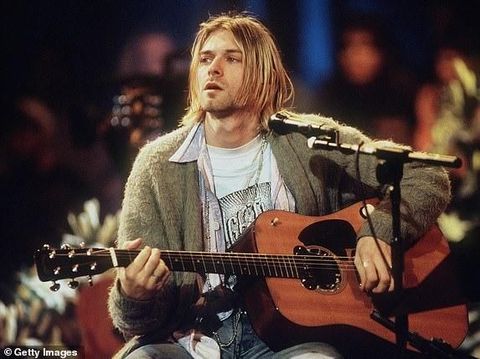Properti di Seattle, Washington, tempat rocker Nirvana Kurt Cobain merenggut nyawanya sendiri dijual di pasaran. Penasaran? Berikut foto-fotonya.