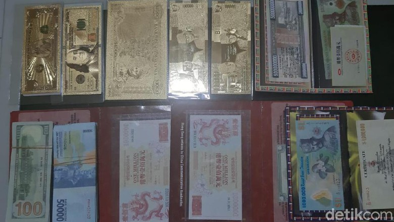Polisi Buru Dalang Pengedar Uang Asing Palsu di Cirebon Polisi Buru Dalang Pengedar Uang Asing Palsu di Cirebon