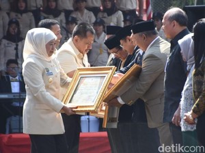 Khofifah: Bapenda Harus Mampu Berinovasi dan Ikuti Perkembangan Teknologi