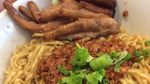 Tambah Energi dan Semangat dengan Sarapan Mie Ceker Ini