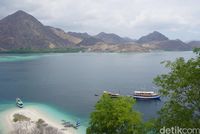 Sehari Berlayar di Labuan Bajo, Begitu Epik Pulau Kelor-Kalong
