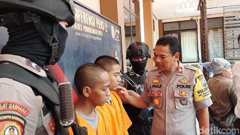 Dua Pemuda Diamankan Setelah Ajak Pacarnya Berhubungan Badan Dua Pemuda Diamankan Setelah Ajak Pacarnya Berhubungan Badan