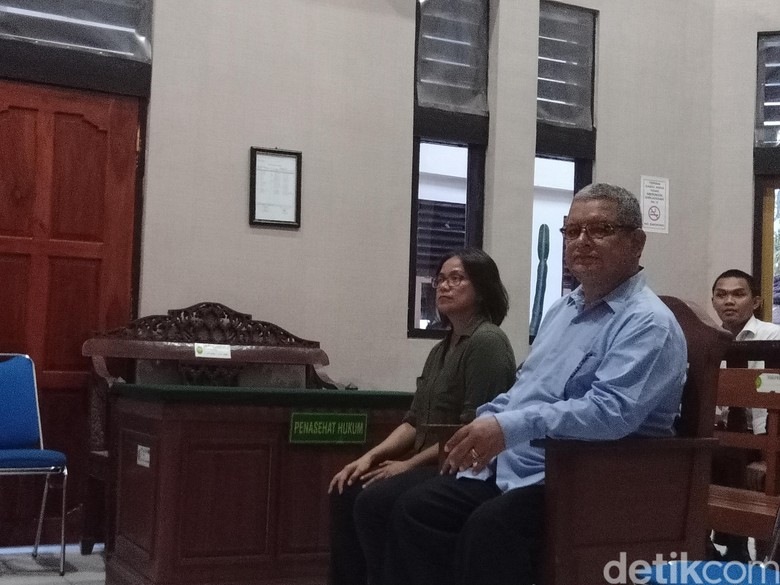 WN Peru Penelan 125 Kapsul Kokain Dituntut 18 Tahun Bui WN Peru Penelan 125 Kapsul Kokain Dituntut 18 Tahun Bui