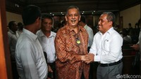 Jaksa juga mengungkap Sofyan pernah memerintahkan Direktur Pengadaan Strategis 1 PLN Nicke Widyawati dan Iwan Supangkat agar mencantumkan proyek PLTU Riau-1 di proyek PT PLN Persero hingga 2026. Karena ini, jaksa meyakini Sofyan memberikan kesempatan ke Kotjo untuk mendapat proyek ini. Atas perkara ini, jaksa meyakini Sofyan melanggar Pasal 12 huruf a juncto Pasal 15 Undang-Undang (UU) Pemberantasan Tipikor juncto Pasal 56 Ke-2 KUHP dan Pasal 11 juncto Pasal 15 UU Pemberantasan Tipikor juncto Pasal 56 ke-2 KUHP.