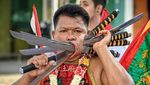 Foto: Festival Vegetarian dan Tusuk Pedang di Pipi