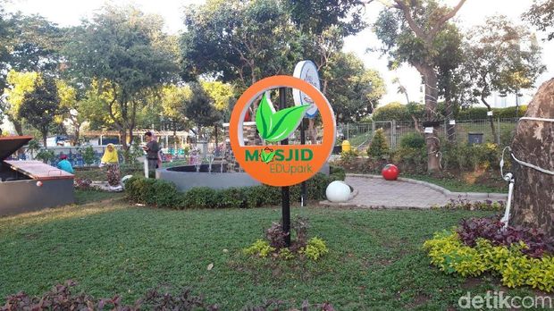 Masjid Edu Park