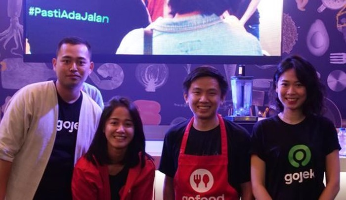 Head of GoFood Strategy Bella Chyntiara, Owner Ponut Donut Hendrik, dan Senior Marketing Manager GoFood Marsela Renata/Foto: Dok. Gojek Head of GoFood Strategy Bella Chyntiara, Owner Ponut Donut Hendrik, dan Senior Marketing Manager GoFood Marsela Renata/Foto: Dok. Gojek