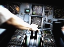 Penerbangan Delay 3 Jam gegara 2 Pilot Minum Sebotol Anggur Sebelum Terbang